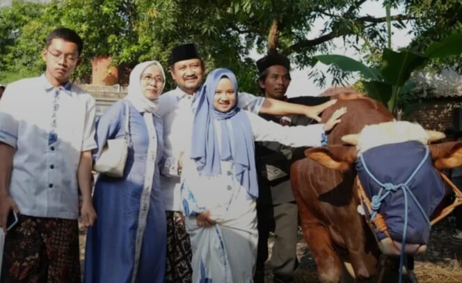 
					Idul Adha 2026 di Pemalang, Bupati Anom Serahkan Sapi Kurban Bantuan dari Presiden Prabowo