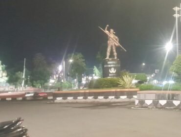 Patung Pejuang Bambu Runcing KORPRI Kabupaten Pemalang Tetap Kokoh, Simbol Keberanian yang Tak Lekang oleh Waktu