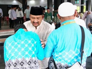 Bupati Anom Sambut Kepulangan Jemaah Haji Kloter 9 dan 10 Pemalang, Satu Jemaah Wafat di Tanah Suci