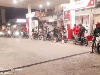 Harga Pertamax Naik Jadi Rp16.250, Antrean Pertalite di SPBU Pemalang Semakin Padat