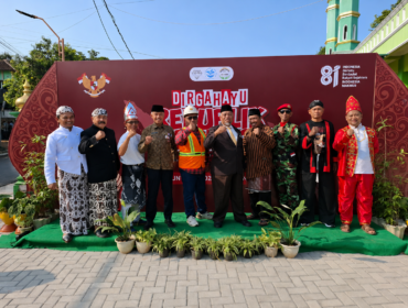 Unik! Upacara HUT ke-81 RI di Kampung Gang Presiden Puntan: Dari Kostum Daur Ulang Sampah hingga Eksistensi 