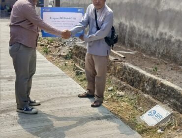 Penyerahan bantuan ini dilakukan secara simbolis, oleh Rahman Hakim, Supervisor Penunjang Operasional BRI Cabang Pemalang, kepada Kepala Desa Kuta, Cahyono pada Kamis, 22 Oktober 2026